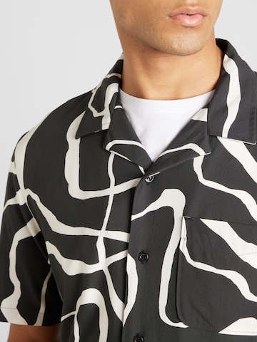 Volcom Regular fit Button Up Shirt in Black