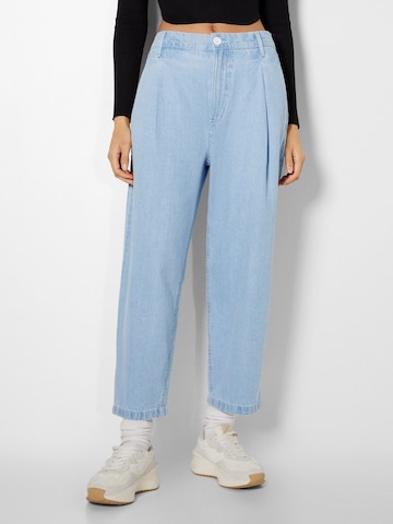 Bershka Regular Jeans in Blue: front