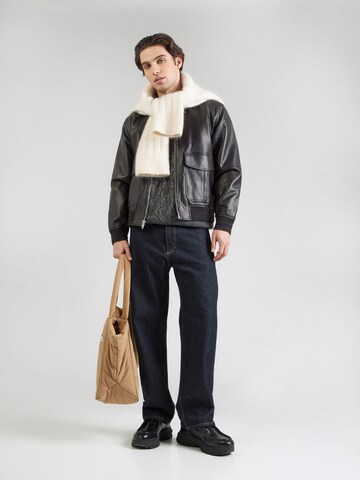 Abercrombie & Fitch Демисезонная куртка в Черный