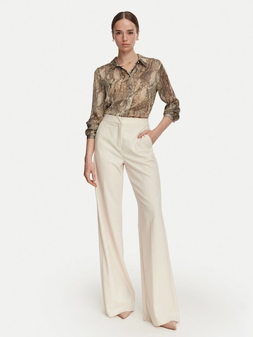 GUESS - Camiseta 'W6YH68W3212' en marrón