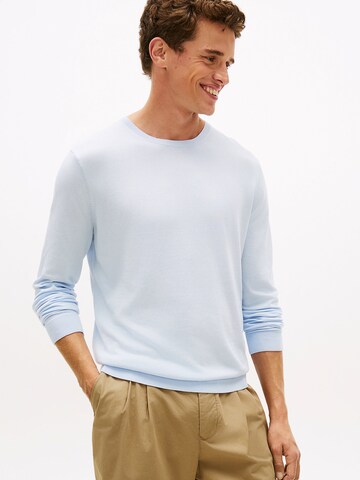 TOMMY HILFIGER Sweater in Blue: front