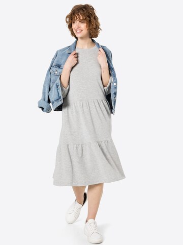 Robe s.Oliver en gris