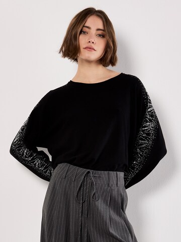 Pull-over ' ' Apricot en noir : devant