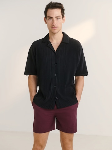 Guido Maria Kretschmer Men Comfort Fit Hemd 'Pepe' in Schwarz: Vorderseite