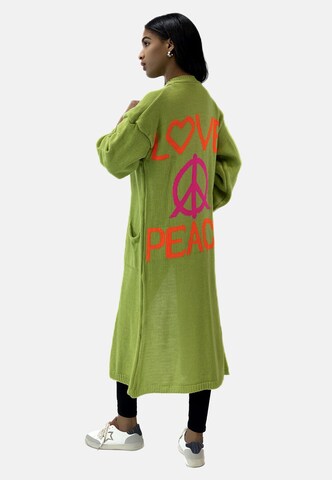 Cappotto in maglia di Elara in verde