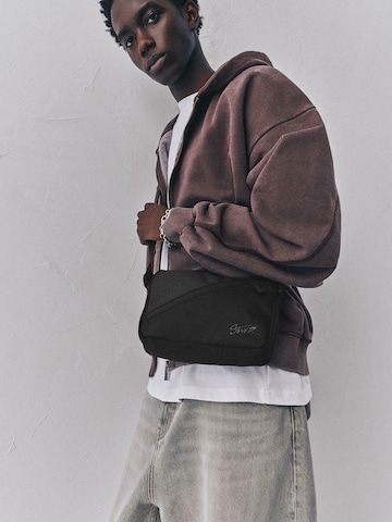 Pull&Bear Válltáska 'STWD' - fekete