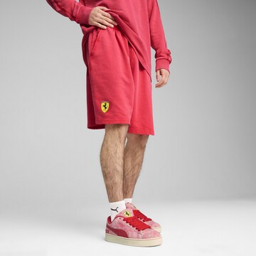 PUMA Loosefit Sportbroek 'Scuderia Ferrari Desert Sun' in Rood