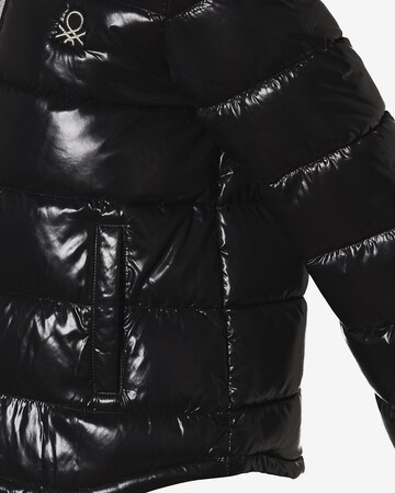 UNITED COLORS OF BENETTON Χειμερινό μπουφάν σε μαύρο