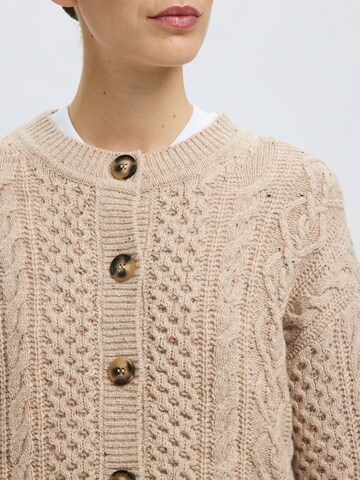 SELECTED Neuletakki 'SLFNELLY' värissä beige