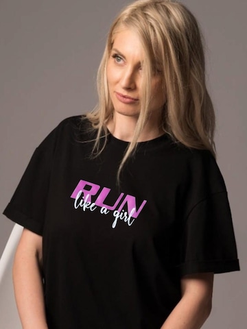 Georgiana Datcu Υπερμέγεθες μπλουζάκι 'RUN LIKE A GIRL' σε μαύρο