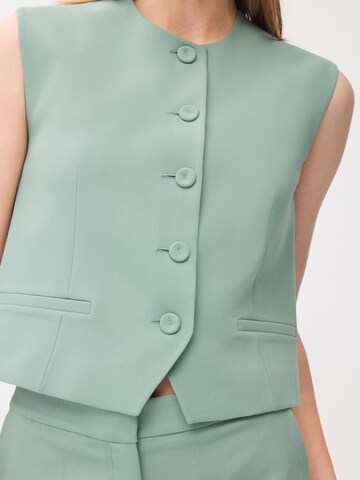 adl Vest in Green