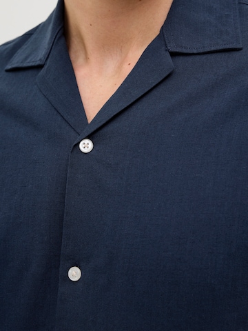 Coupe regular Chemise 'JREBMOSS SUNNY RESORT' JJ Rebel en bleu