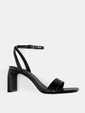 Pull&Bear Sandale in Schwarz