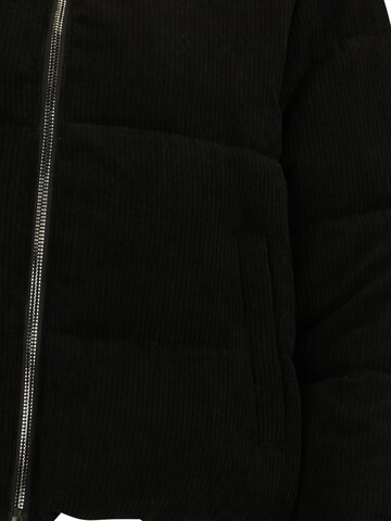 Only Petite Jacke in Schwarz