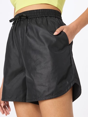 Blanche Regular Shorts  'Elayne' in Schwarz