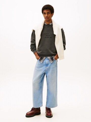 Tommy Jeans Sweatshirt in Grau