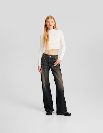 Bershka Wide Leg Jeans in Schwarz