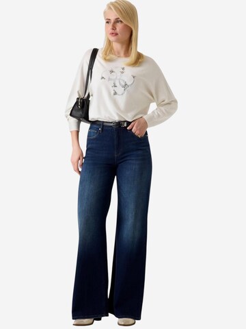 Pullover 'BAT SLEEVE GEMMA LOG W6YR27 Z0975' di GUESS in bianco