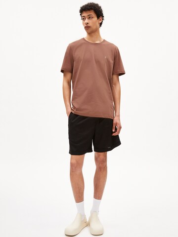 T-Shirt 'LAARON' ARMEDANGELS en marron