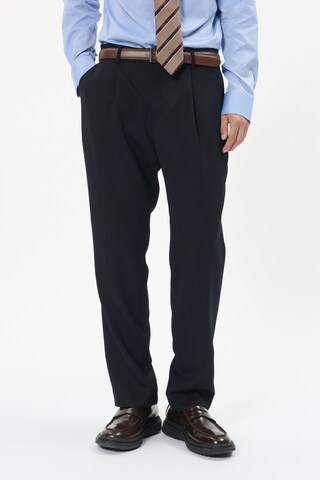 Matinique regular Bukser med lægfolder 'MAweller' i blå: forside