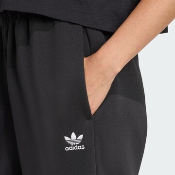 ADIDAS ORIGINALS Szeroka nogawka Spodnie 'Essentials' w kolorze czarny