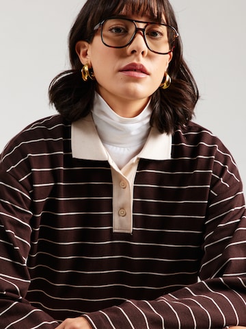 T-shirt Monki en marron