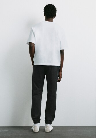 Pull&Bear Tapered Nadrág - fekete
