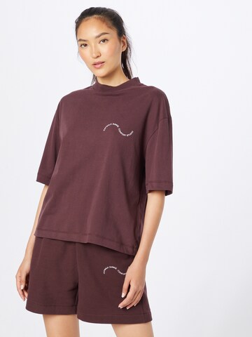 T-shirt 'SLOW DOWN' Comfort Studio by Catwalk Junkie en marron : devant