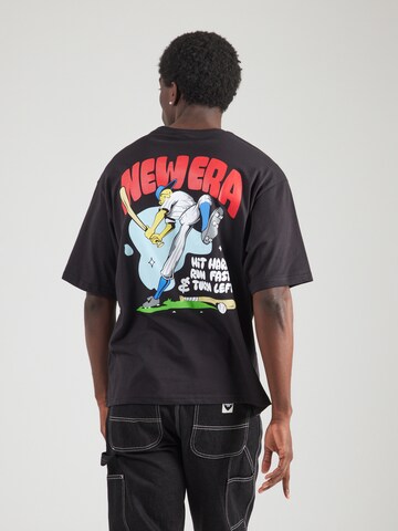 NEW ERA T-shirt i svart: framsida