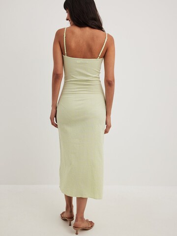 NA-KD Kleid in Grün