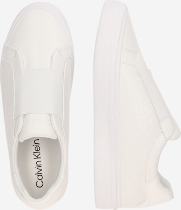 Calvin Klein - Zapatillas sin cordones en blanco