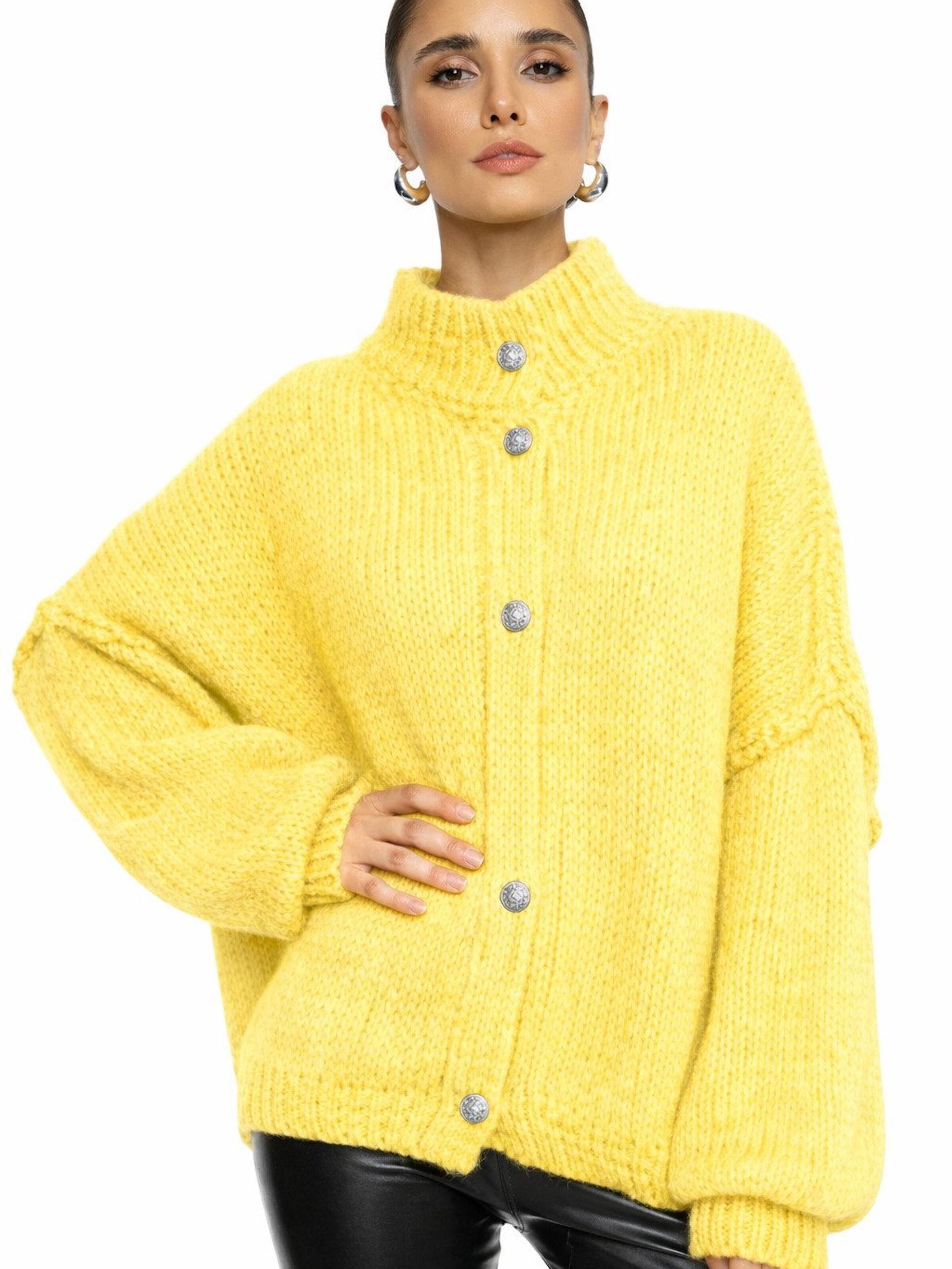 Worldclassca Oversized Cardigan 'Strickjacke mit Knopf' in Yellow