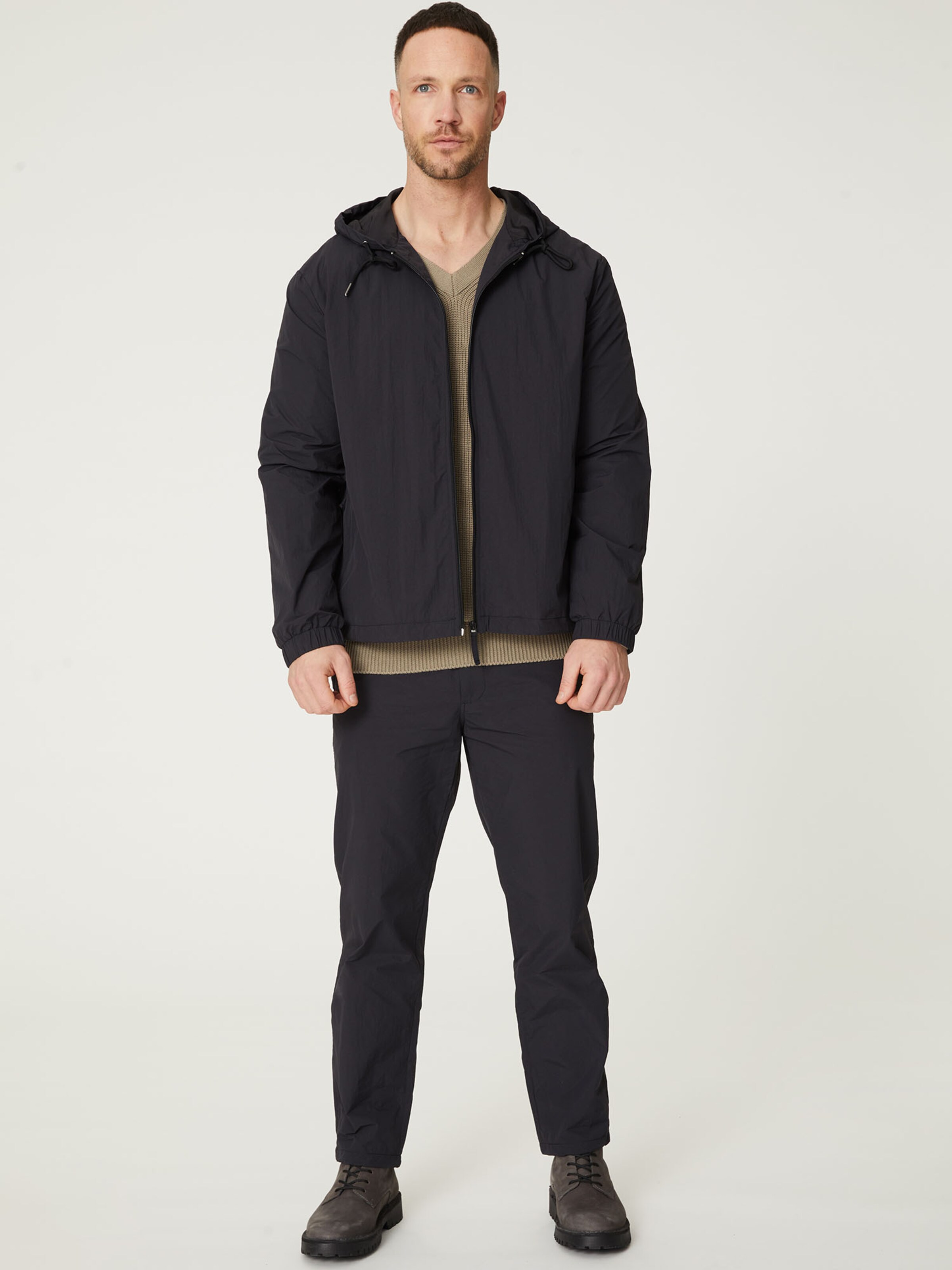 Männer Jacken DAN FOX APPAREL Jacke 'Aras' in Schwarz - XR32182 Männer Jacken DAN FOX APPAREL Jacke 'Aras' in Schwarz - XR32182
