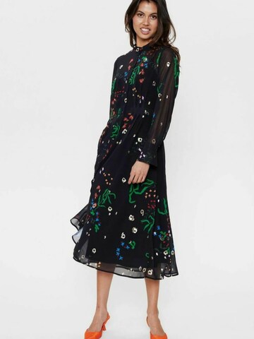 Robe-chemise 'NUKYNDALL' NÜMPH en noir