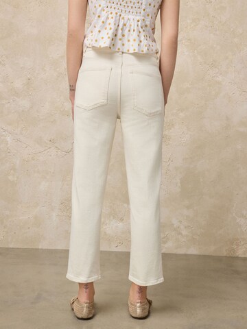 Next Normální Džíny – bílá