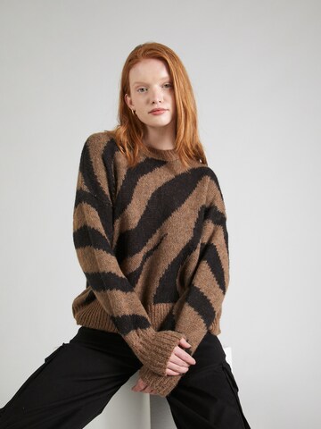 Pullover di b.young in marrone: frontale