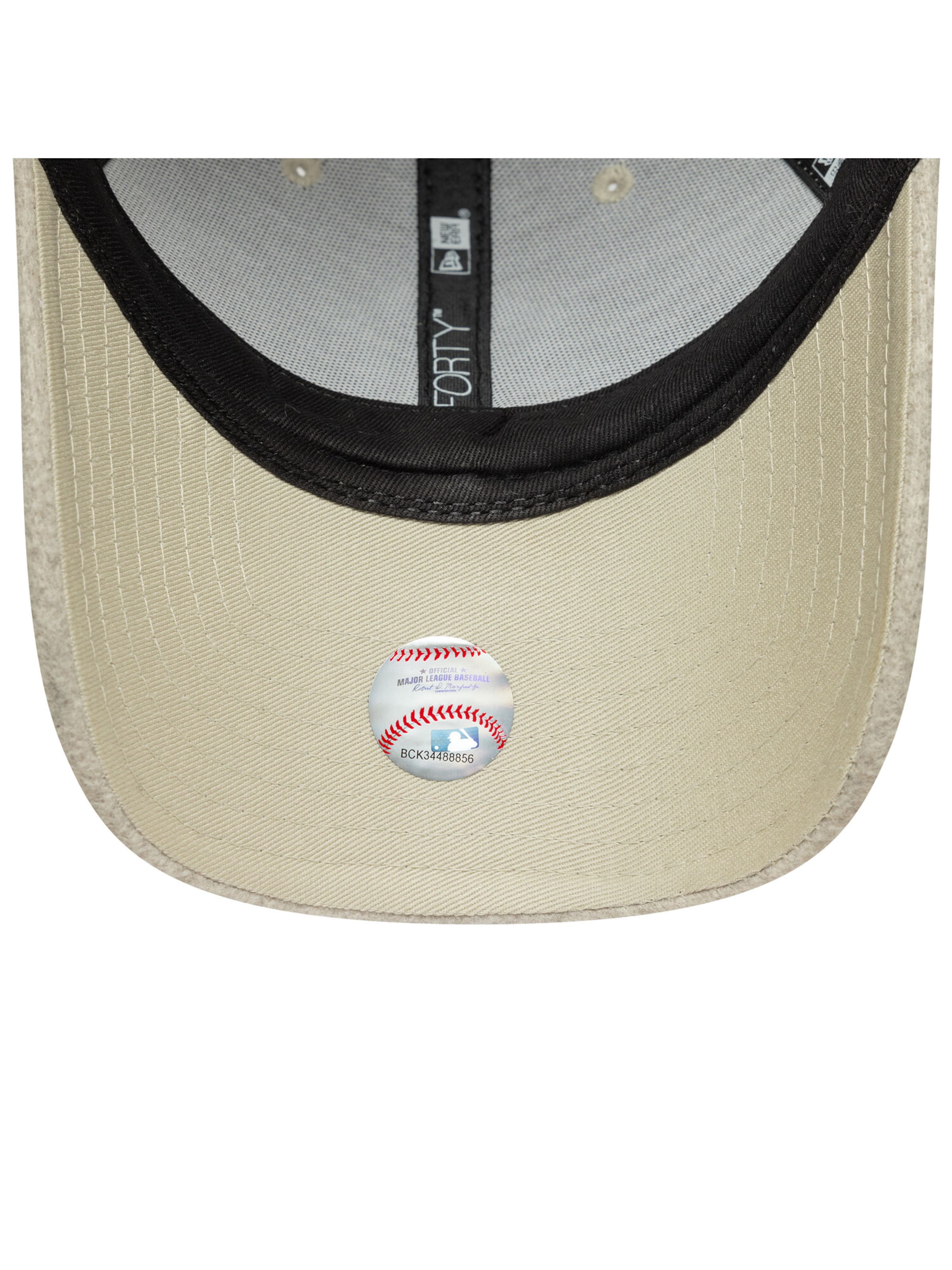 NEW ERA Sportpet '9FORTY New York Yankees MLB Melton' in Beige