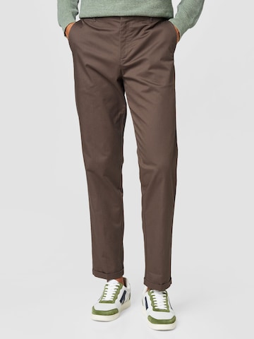 Les Deux Slim fit Chino Pants in Brown: front