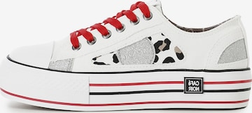 Sneaker bassa di CAFè NOIR in bianco: frontale