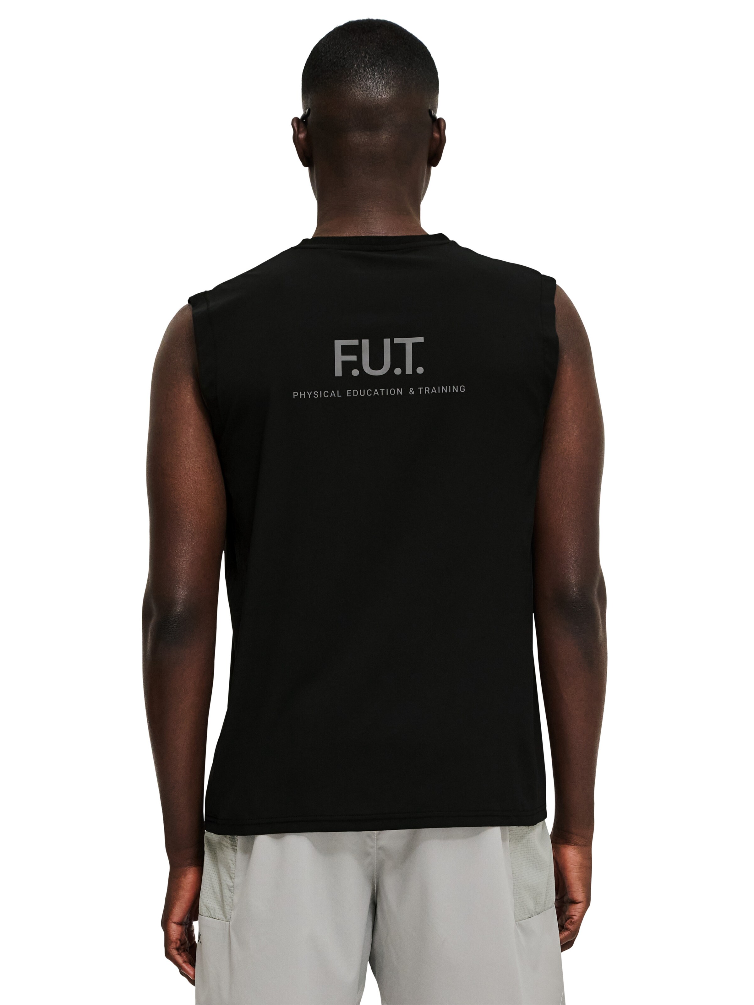 HALO Performance shirt in Black: front