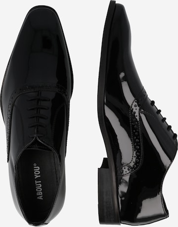 ABOUT YOU - Zapatos con cordón 'Niklas' en negro