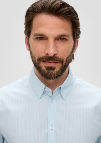 Coupe slim Chemise s.Oliver BLACK LABEL en bleu