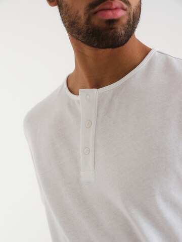 TRAPP - Camiseta 'Lasse' en blanco