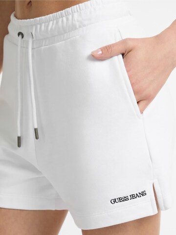GUESS JEANS Regular Shorts in Weiß