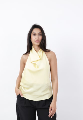 Top di Elara in giallo: frontale