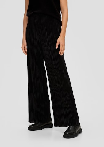 s.Oliver BLACK LABEL Wide leg Pants in Black: front