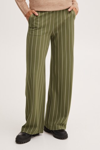 ICHI Loose fit Pants in Green: front