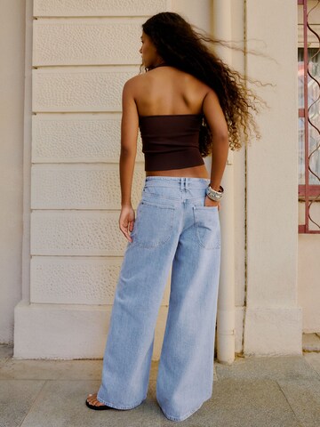 Bershka Wide Leg Jeans in Blau