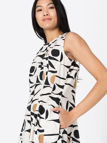 Rochie 'Aksa' de la Marimekko pe alb