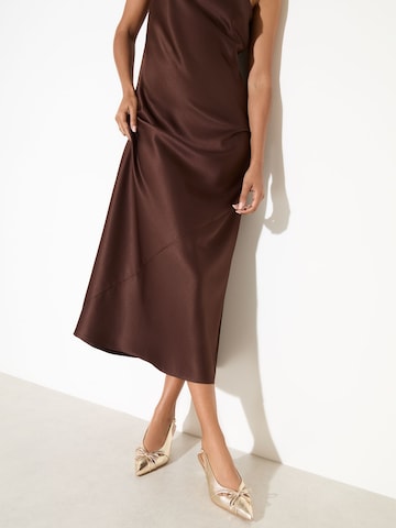 Décolleté sling di Friends Like These in oro